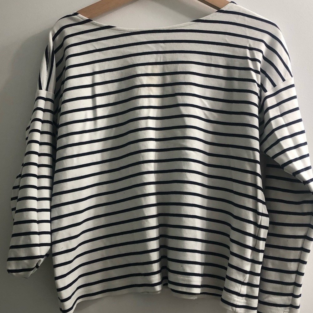 Clothes - Picture 4 of 8